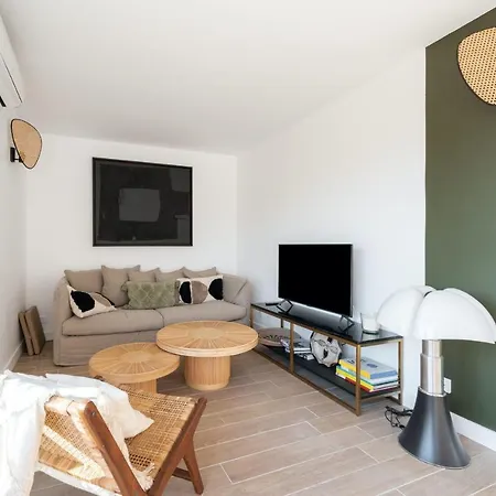 Daire Beautiful Flat With Terrace - Carre D'or